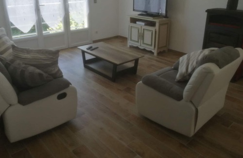 Ceaulmont House | Maison Entierrement Rénovée