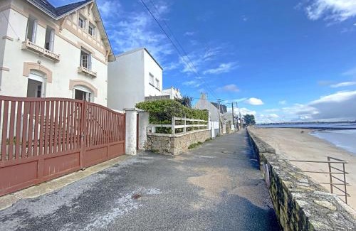 Larmor-Plage House | Maison familiale en front de mer à Larmor-Plage - 9 couchages, proche du centre et du casino - FR-1-349-223