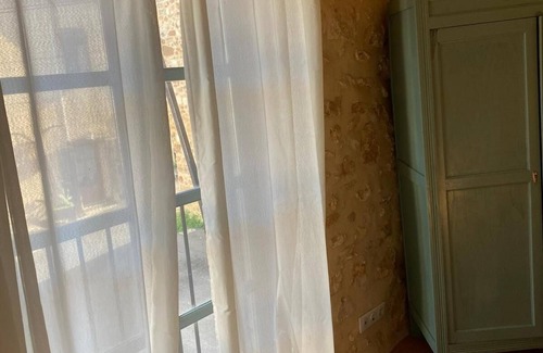 La Capelle-et-Masmolene House | Maison Entière en Pierre Avec Piscine au Cœur D'un Village Typique