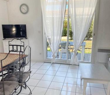 Saint-Saturnin-les-Avignon House | Maison confortable Saint-Saturnin