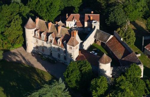 Ebreuil House | Maison indépendante avec terrasse, WIFI, jardin, proche château - FR-1-489-70