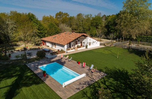 Saint-Symphorien House | Maison Landaise Dans son Écrin de Verdure