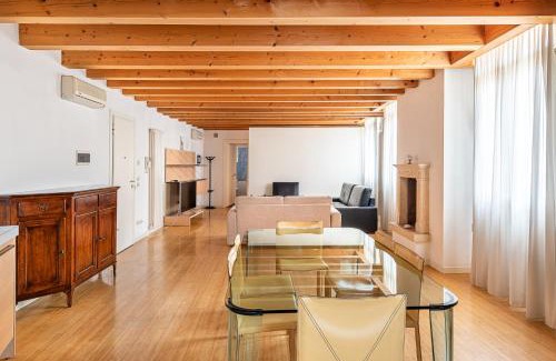 Vicenza Apartment | MAISON MARIA city center Public Parking Available