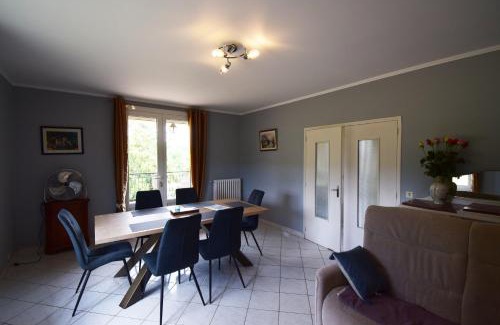 Blanquefort-sur-Briolance Villa | Maison pour 5 personnes à la campagne