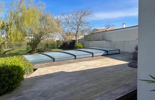 Les Boucholeurs House | Maison piscine à 3' de la mer.