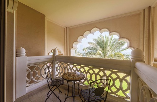 Palm Jumeirah House | Maison Privee - Charming Apt with Arabesque Sea View on the Palm Jumeirah