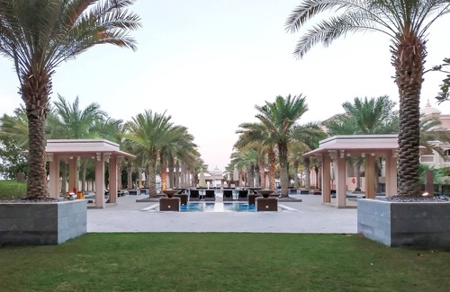 Palm Jumeirah House | Maison Privee - Charming Apt with Arabesque Sea View on the Palm Jumeirah