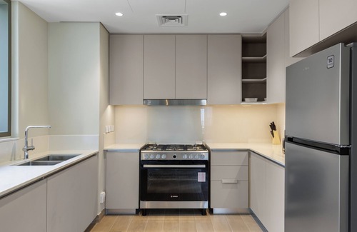 Discovery Gardens Apartment | Maison Privee - Creekside Elegance w/Canal Vws at Creek Beach