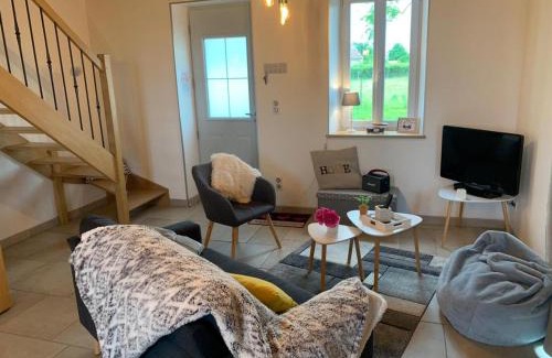 Saligny-sur-Roudon House | Maison rénovée en Sologne Bourbonnaise, animaux, jardin, terrasse, clim, wifi, linge et draps inclus - FR-1-489-379