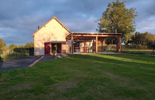 Saligny-sur-Roudon House | Maison rénovée en Sologne Bourbonnaise, animaux, jardin, terrasse, clim, wifi, linge et draps inclus - FR-1-489-379