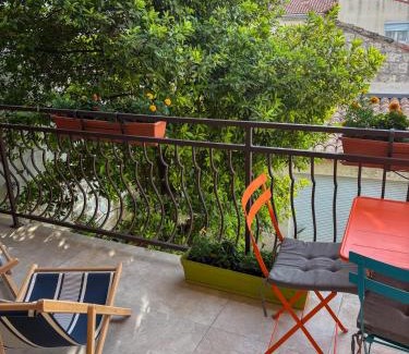 Aigues-Mortes Medieval City Bed & Breakfast | Maison sol en ciel Petit Dejeuner et Parking inclus