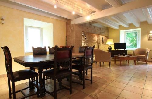 Vernassal House | Maison spacieuse avec grande cour et terrasse, parfait pour familles, proche St-Paulien et Allègre. - FR-1-582-306