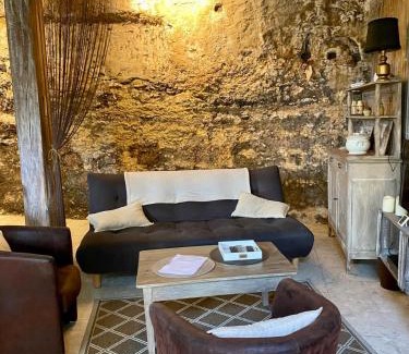 Les Eyzies House | Maison troglodyte aux Eyzies Périgord