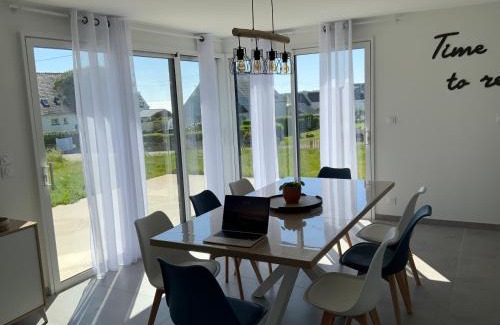Poulgoazec Villa | Maison vue mer prés avec SPA près des plages