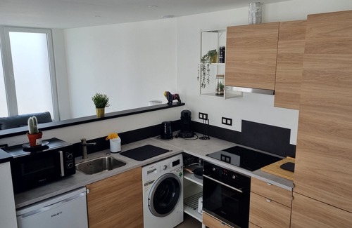 Givet House | Maisonette Entièrement Rénovée