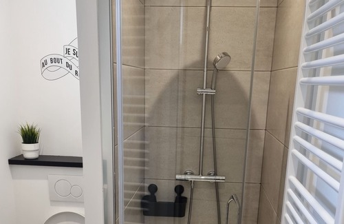 Givet House | Maisonette Entièrement Rénovée