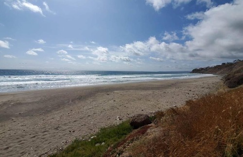 La Fonda House | Majestic Beachfront Hideaway