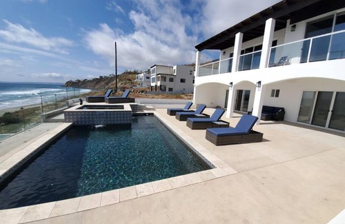 La Fonda House | Majestic Beachfront Hideaway