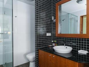 Adelaide Central Business District Hotel | Majestic Roof Garden Hotel