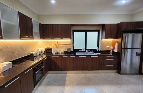 Pratumnak Hill Villa | Majestic Seaside Pool Villa