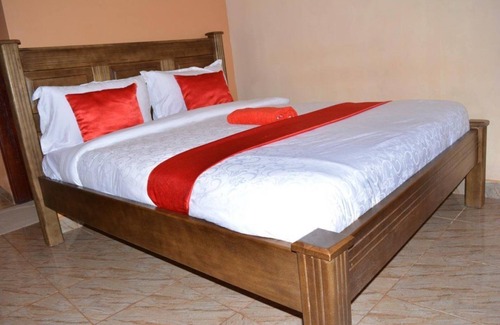 Kampala Hotel | Mak Cottages