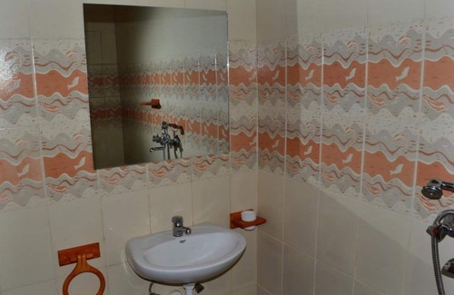 Kampala Hotel | Mak Cottages