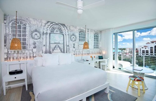 Nassau Hotel | Make Your Trip More Enjoyable! Pools and Water Park, Pet-friendly Property!