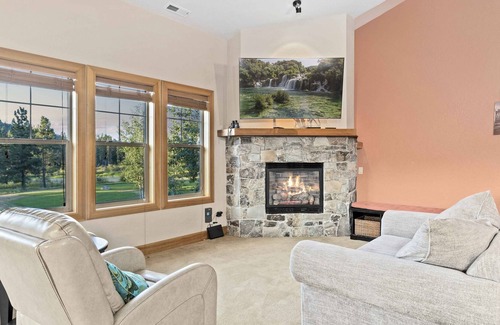 Dover Bay Condo | Make yourself at home in this large 2 bedroom/2bath condo at Dover Bay.