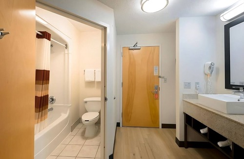 East Garden City House | Making the Best Memories Along the Way! 2 Great Units, Minutes to NYCB Theatre!