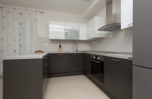 Zivogosce House | Mala Duba Apartment Mladen