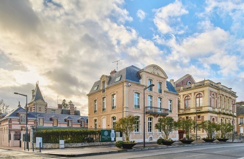Chartres Apartment | Maleyssie Les Suites