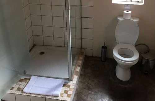 Butha Buthe Hotel | Maliba Lodge Riverside Hut