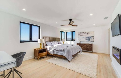 Malibu House | Malibu Sunset Getaway