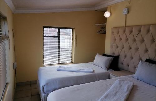 Phuthaditjhaba House | Maluti Backpackers