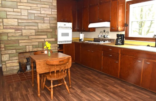 Drake House | Mammoth Cave-Game Room-Buc-ee’s-Mint Casino-6 Beds-Stocked- wifi-StockedFirepit!