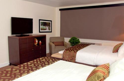 Rocky Hill Hotel | Mammoth Cave Lodge and Cabins