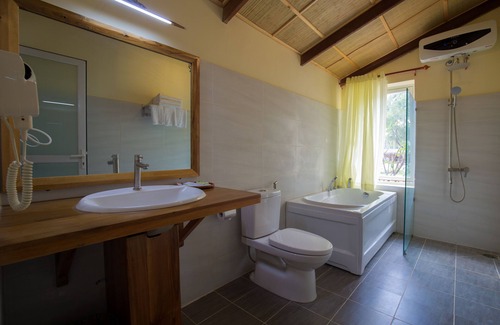 Ham Ninh Hotel | Mango Beach Resort