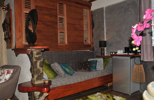 St. Joseph Hotel | Mango Island Lodges
