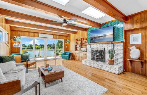 Tropic House | Mango Shores