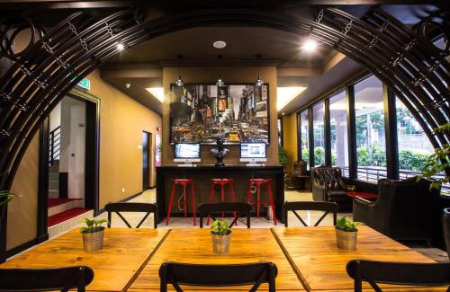 Damansara Perdana Hotel | Manhattan Business Hotel Damansara Perdana