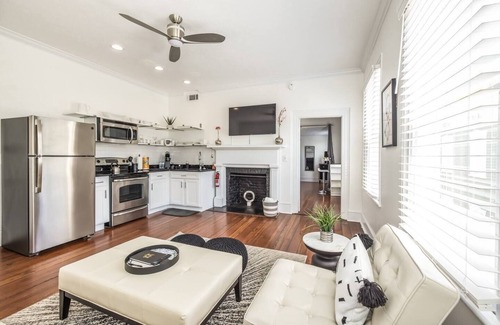 Wilmington Historic District Condo | Manhattan on Front! Balcony Park Free!