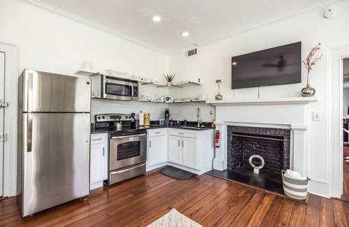 Wilmington Historic District Condo | Manhattan on Front! Balcony Park Free!