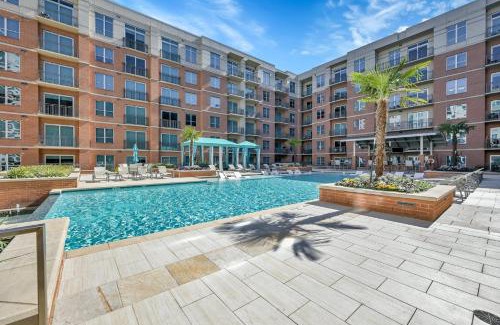 The Woodlands House | Manhattan Suite - 723