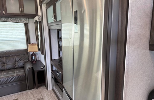 Dunnville House | Manitland Shores Resort campground & RV Trailer Park