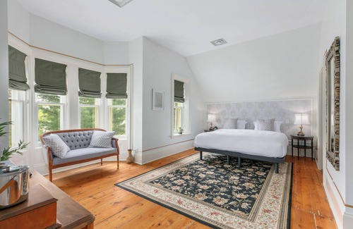 Cowansville House | Manoir Sweetsburg