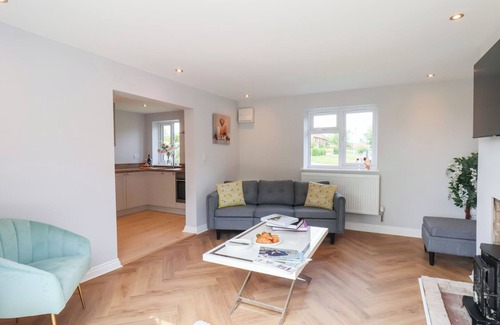 Driffield Cottage | MANOR COTTAGE, pet friendly, character holiday cottage in Nafferton