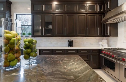 Duncanville House | Mansion + Guesthouse! Uncommon Grounds Dallas! Pool, Pickleball, Basketball!