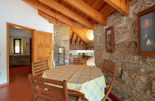 Santa Comba Dao Villa | Mansion in Dão Valley by River Beach
