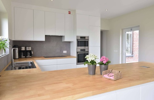 Poperinge Villa | Mansion in Roesbrugge with Garden