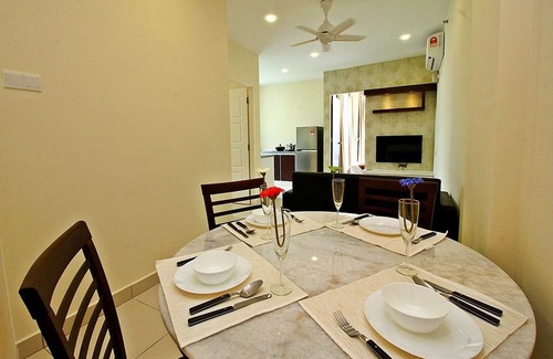 Downtown George Town Apartment | Mansion One Suites By Merlene